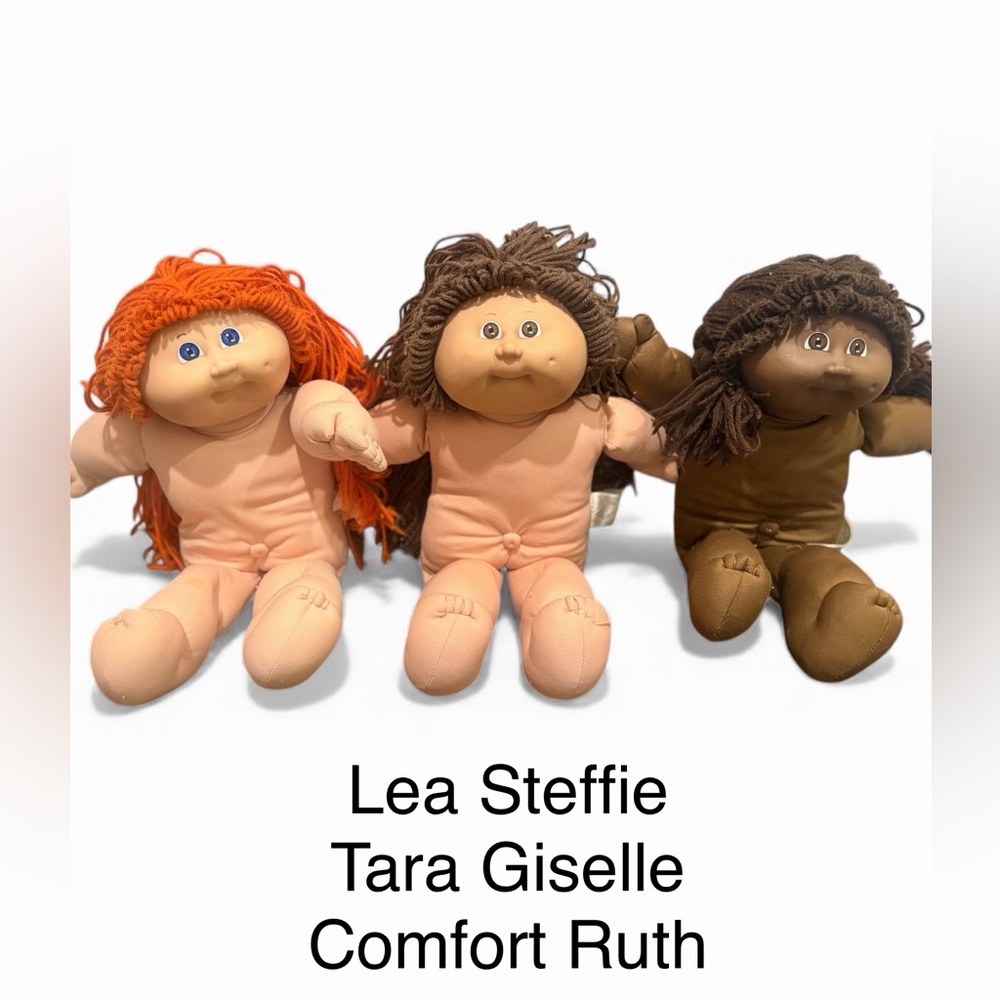 3 Cabbage Patch Dolls, Koosas‎ (Pet) 
Orig Birth Certificates & tons of clothes!